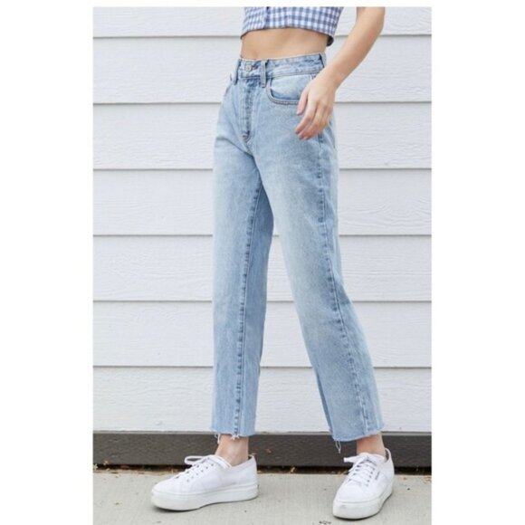 JOHN GALT FROM BRANDY MELVILLE LIGHT WASH DENIM JEANS BUTTONS CLOSURE SIZE XS - Picture 4 of 11